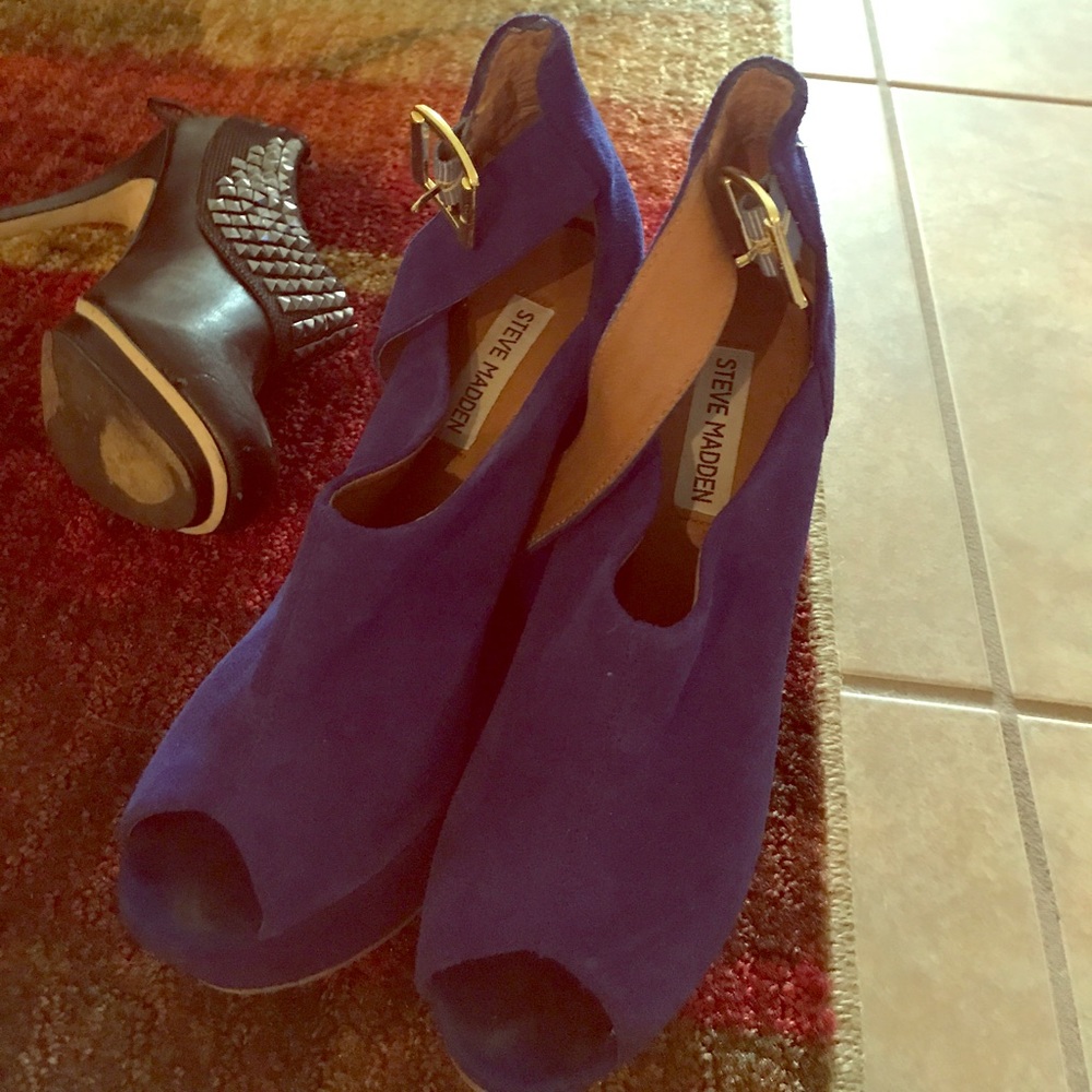 Blue wedges